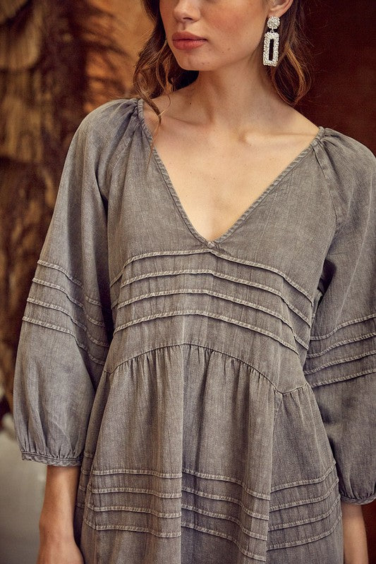 V NECK PLEATED DETAIL WASHED DRESS