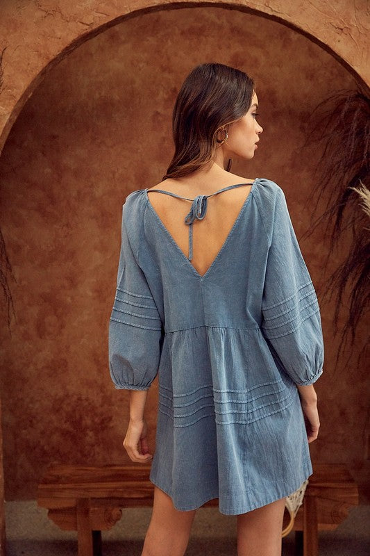 V NECK PLEATED DETAIL WASHED DRESS